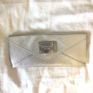 Michael Kors Mini Clutch